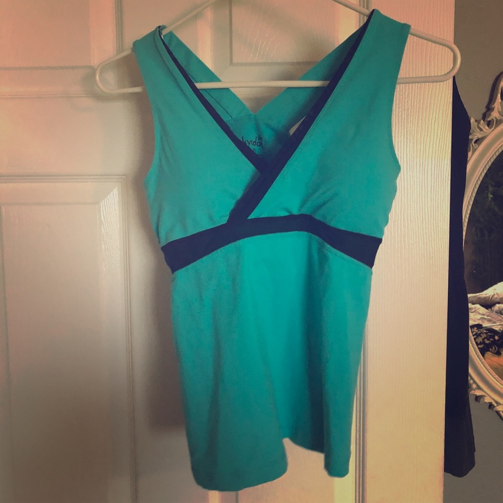 Turquoise activewear tank